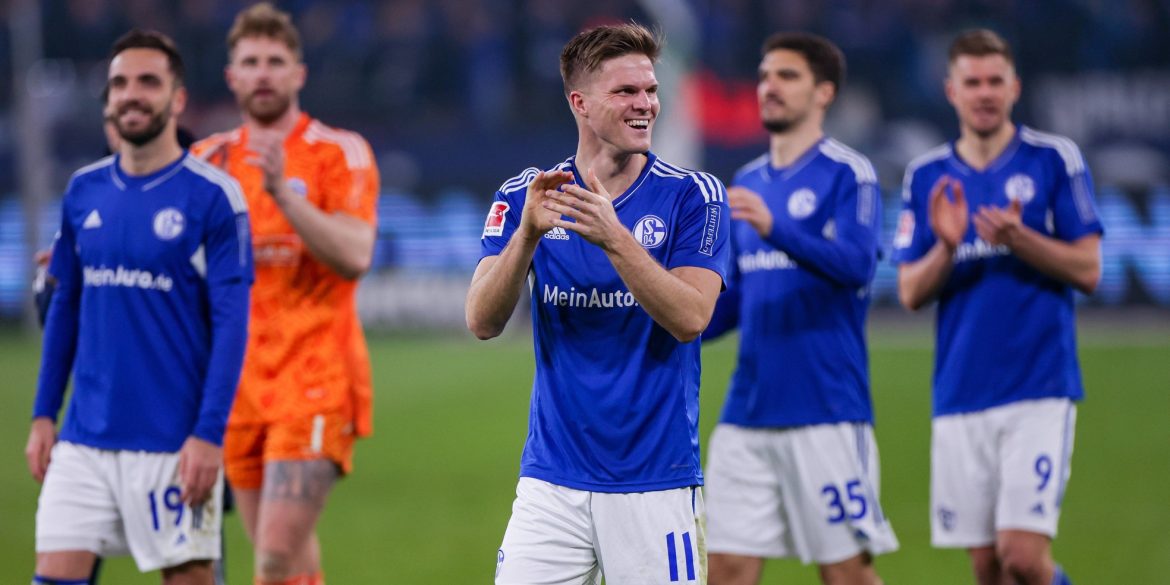 Alle Spieler des FC Schalke 04 einsortiert: Neue Schnäppchen und neue Trademinen